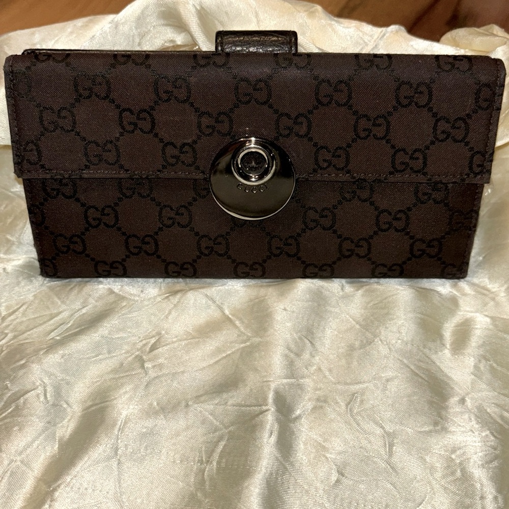Excellent Used Condition!! Gucci Gg Monogram Ecli… - image 1